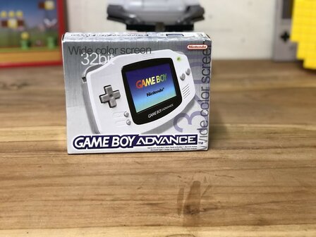 Gameboy Advance White [complete]