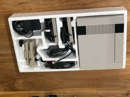 Nintendo NES Console Power Set [NTSC] [Complete]