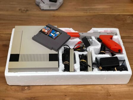 Nintendo NES Console - Action Set [Complete]