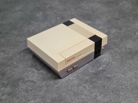 Nintendo NES console - CIC-Lockout chip mod
