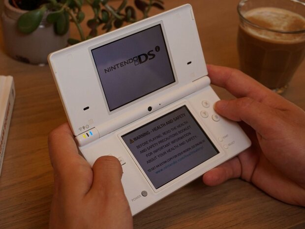Nintendo DSi White [Complete]