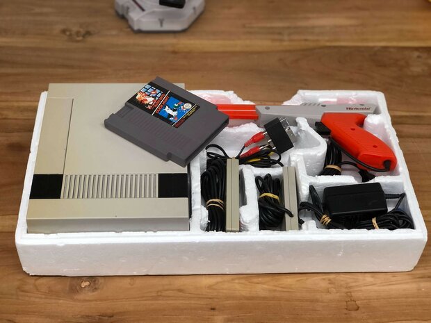 Nintendo NES Console - Action Set [Complete]
