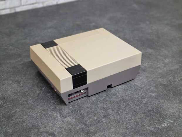 Nintendo NES console - CIC-Lockout chip mod