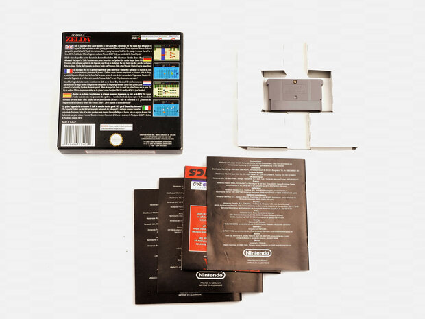 The Legend of Zelda (NES Classics)