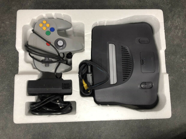 Nintendo 64 Starter Pack - Control Deck Edition [Complete]