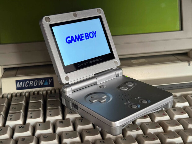 Gameboy Advance SP Silver - USB-C & IPS V5