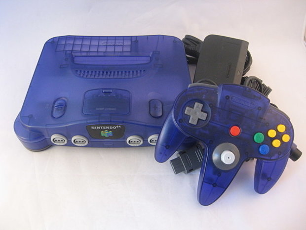 Nintendo 64 Konsole Atomic Purple + Controller