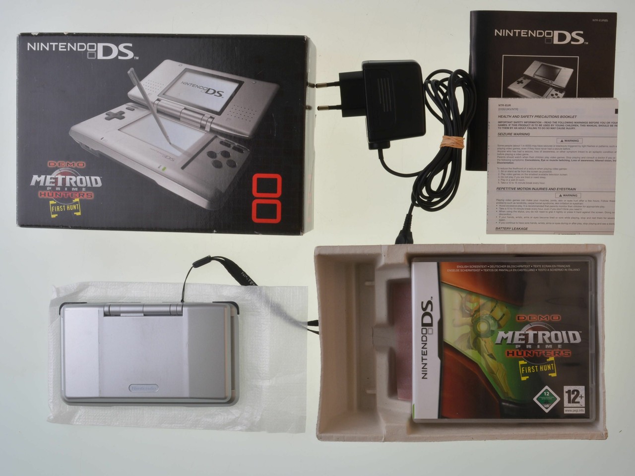 Nintendo DS Original - Metroid Prime Hunters Edition [Complete] - Nintendo DS Hardware