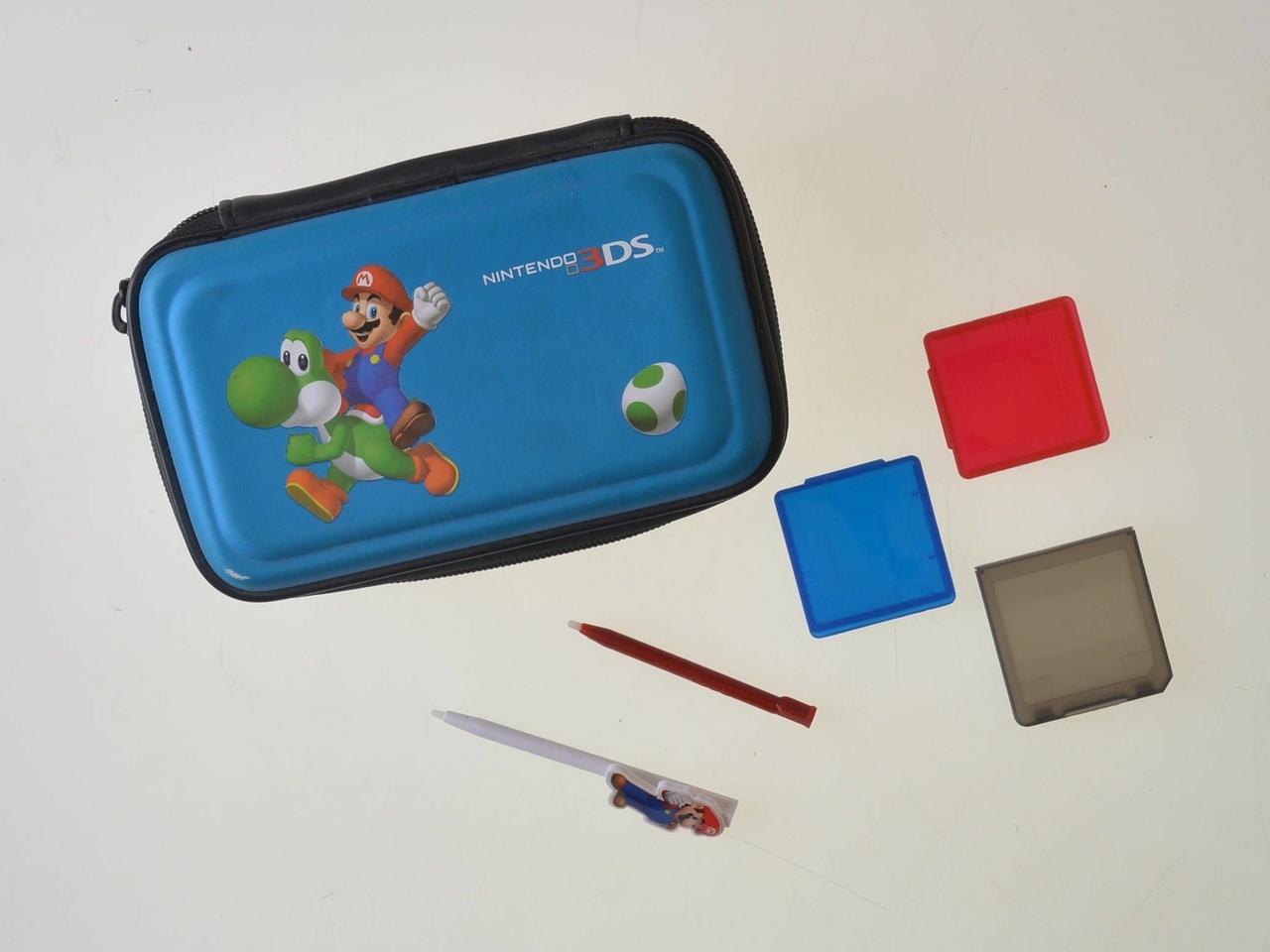 Nintendo 3DS Super Mario Yoshi Case - Nintendo 3DS Hardware