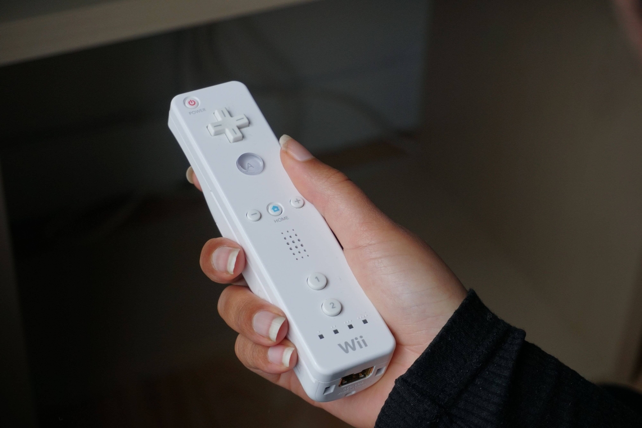 Nintendo Wii Remote Controller - White - Wii Hardware - 2