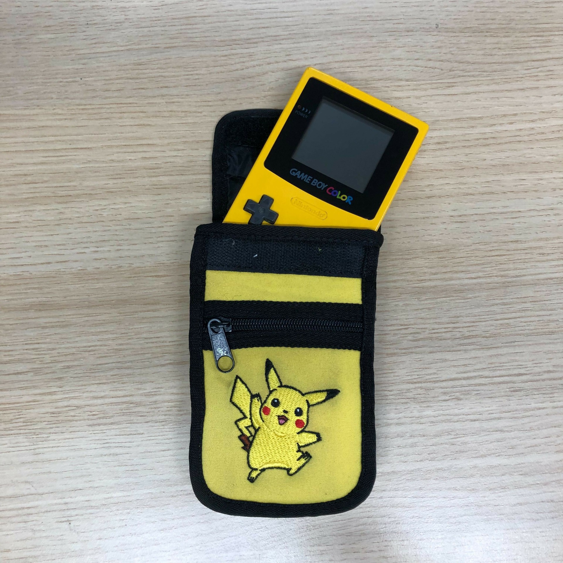 Pokemon Yellow Pikachu - Gameboy Color Case - Gameboy Color Hardware - 2
