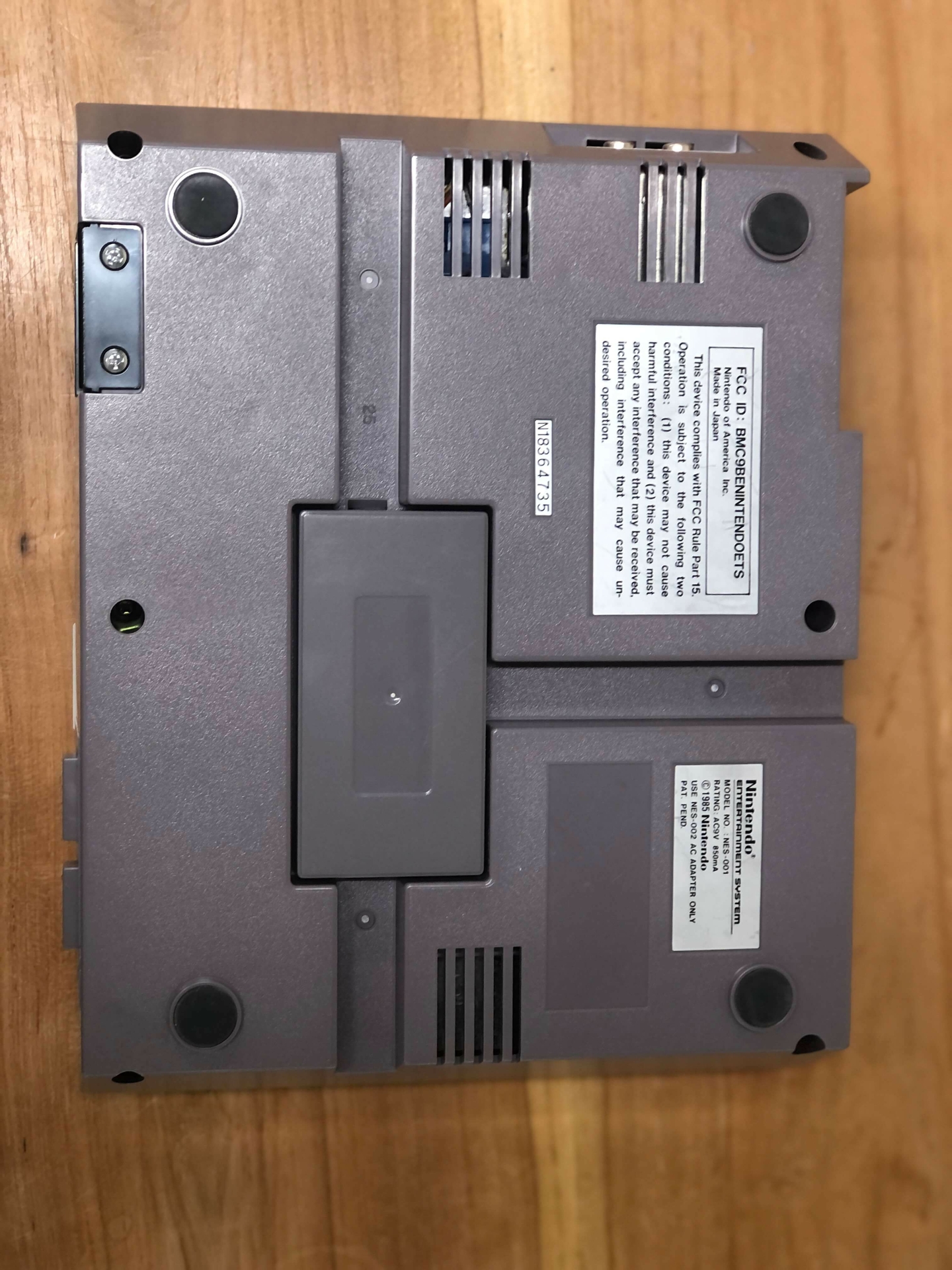 Nintendo NES Console [NTSC] - Nintendo NES Hardware - 2